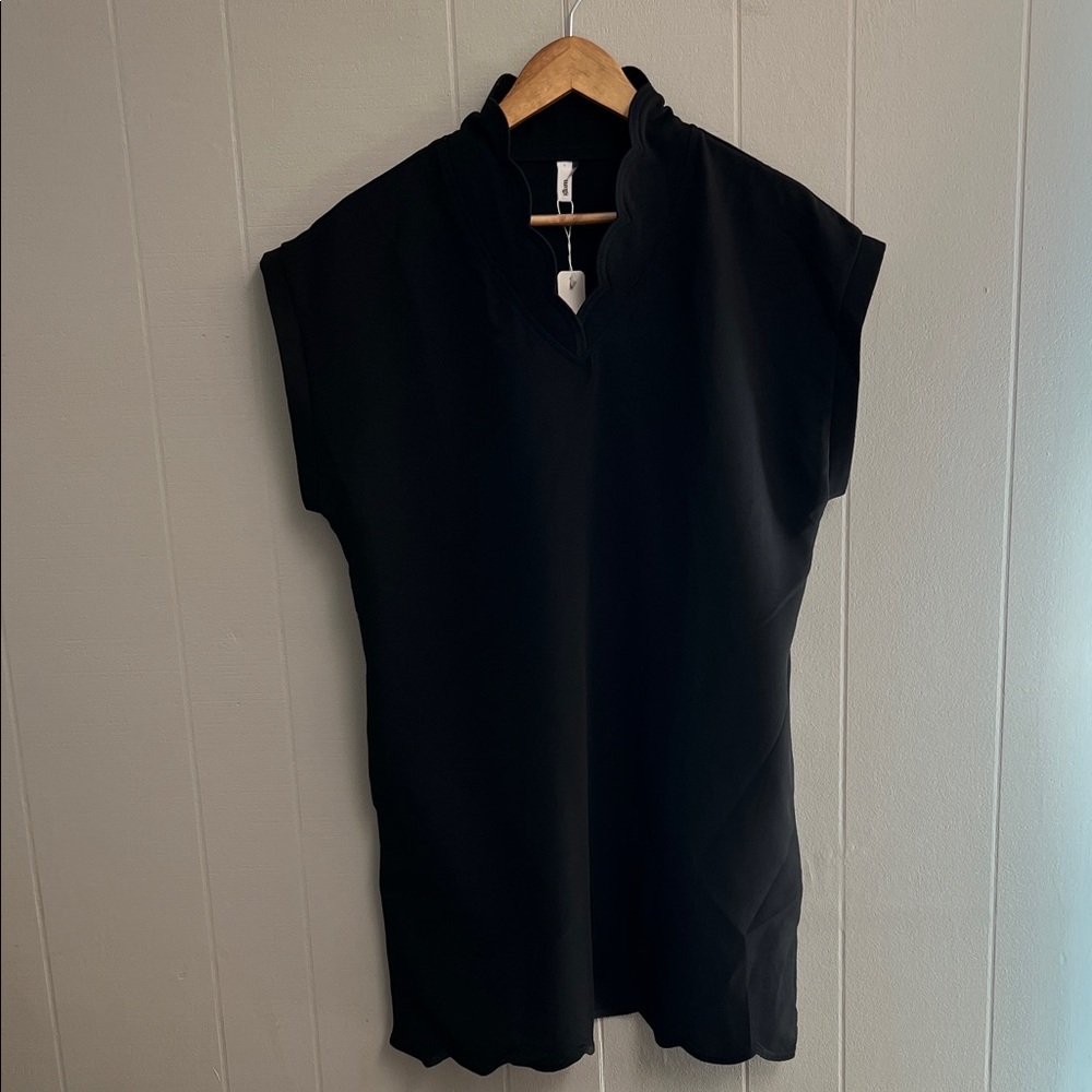 NWT Glam Dress Large Black Scallop Details